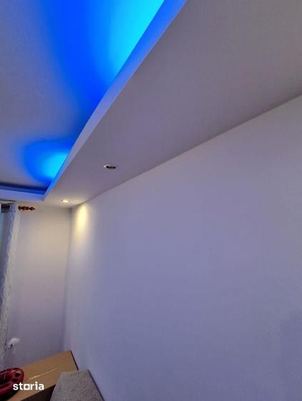 Apartament cu 3 camere semidecomandat în Traian