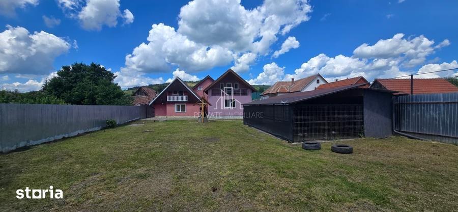 Casă cu 7 camere cu Teren 800 Mp în Saschiz