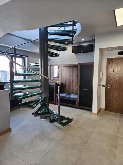 Apartament cu 4 camere decomandat în Exterior Vest