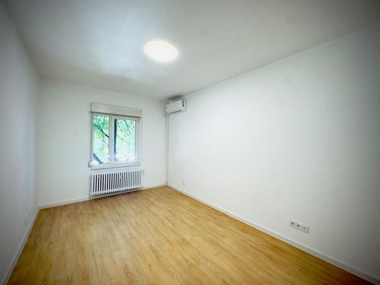 Apartament cu 3 camere semidecomandat în Floreasca