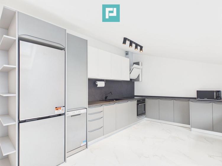 Apartament cu 3 camere semidecomandat, mobilat în Ultracentral