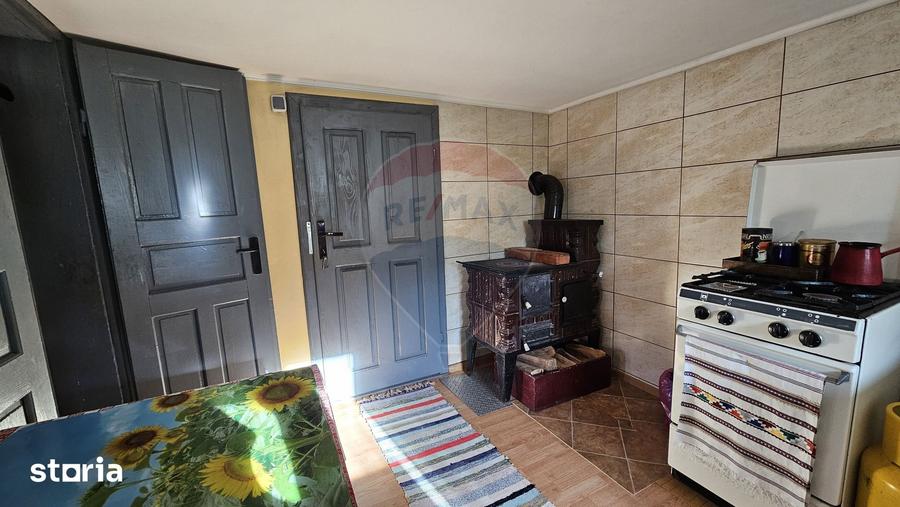 Casă cu 3 camere cu Teren 900 Mp în Poieni-Solca
