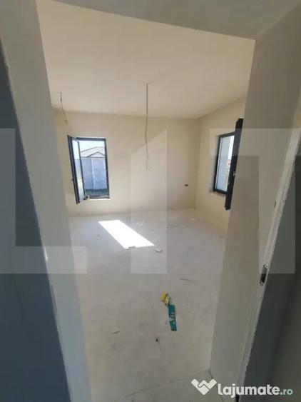 Casă cu 5 camere cu Teren 604 Mp în Giarmata