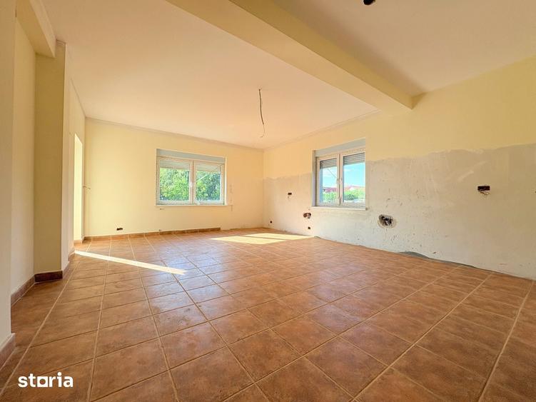 Casa spa?ioasa in Dumbravi?a ideala pentru personalizare - 11
