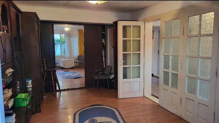 Casă cu 3 camere cu Teren 1000 Mp în Central