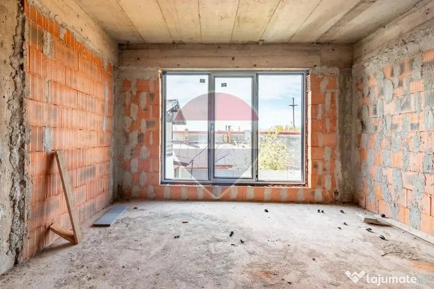 Casă cu 5 camere cu Teren 264 Mp în Central