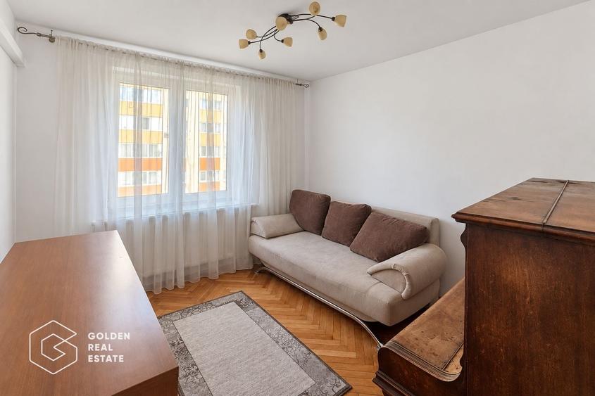 Apartament cu 3 camere semidecomandat, mobilat în Circumvalațiunii