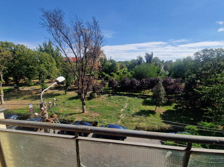Apartament cu 2 camere semidecomandat în Medicină
