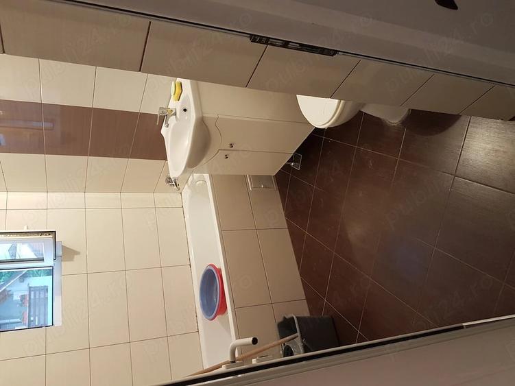 Apartament cu 3 camere decomandat în Exterior Vest