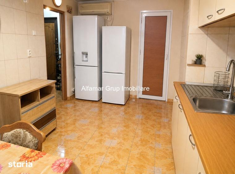 Apartament cu 4 camere decomandat în Berceni