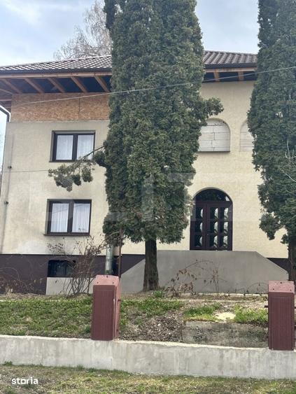 Casă cu 4 camere în Central