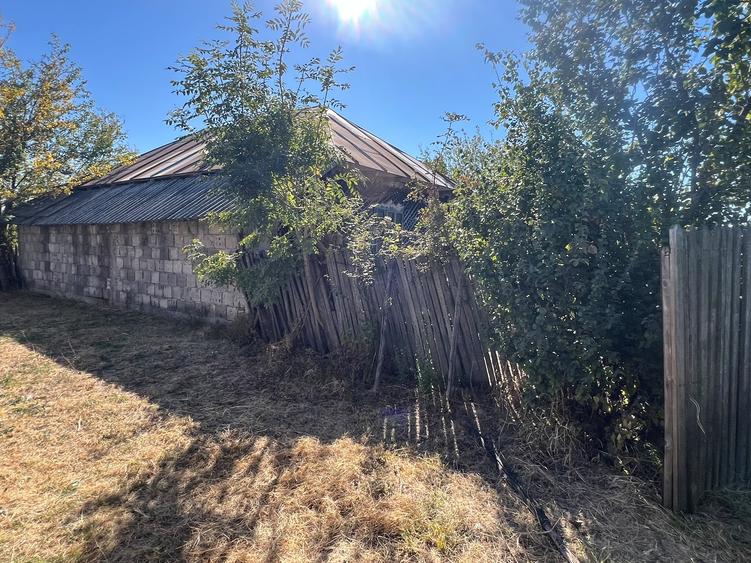 Casă cu 3 camere cu Teren 1000 Mp în Stoiculești