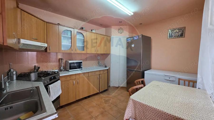 Casă cu 4 camere cu Teren 150 Mp în Ultracentral