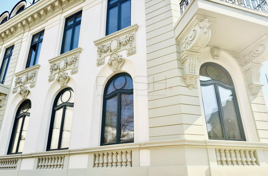 Casă individuală cu 12 camere cu Canalizare în Universitate