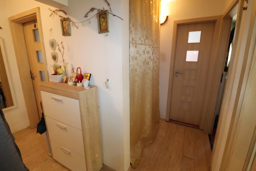 Apartament cu 3 camere în Kiriac
