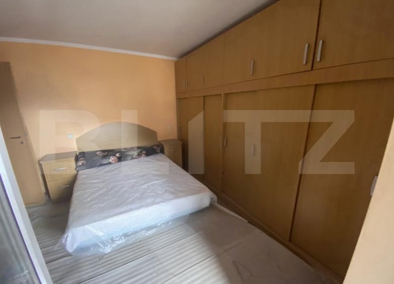 Apartament cu 3 camere semidecomandat în Cugir