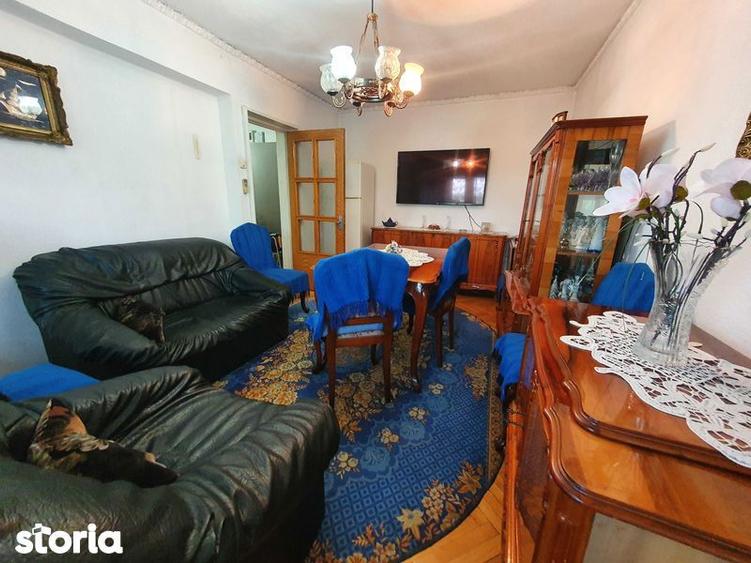 Apartament cu 4 camere, mobilat în Central