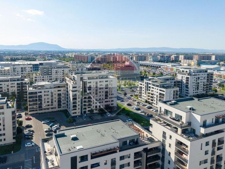 Apartament cu 2 camere decomandat, mobilat în Tractorul