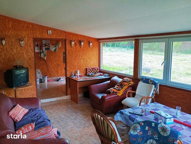 Casă cu 3 camere cu Teren 3000 Mp în Central