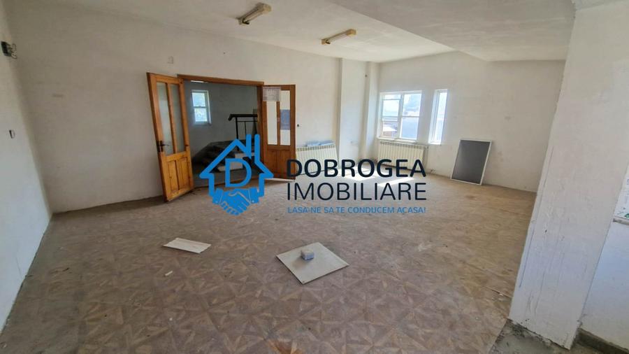 Apartament cu 8 camere decomandat în Ultracentral