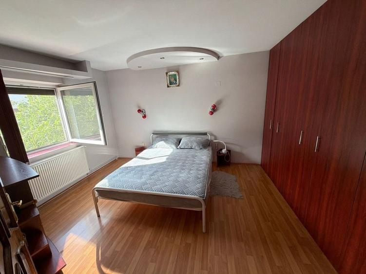 Casă cu 4 camere în Lipovei