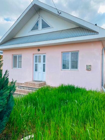 Casă individuală cu 4 camere cu Teren 412 Mp în Central