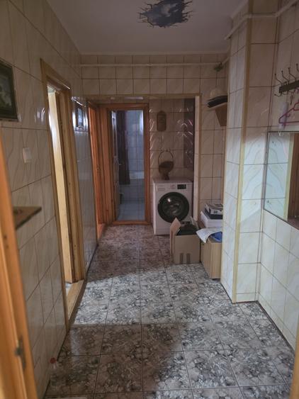 Apartament cu 2 camere decomandat în Poarta 6
