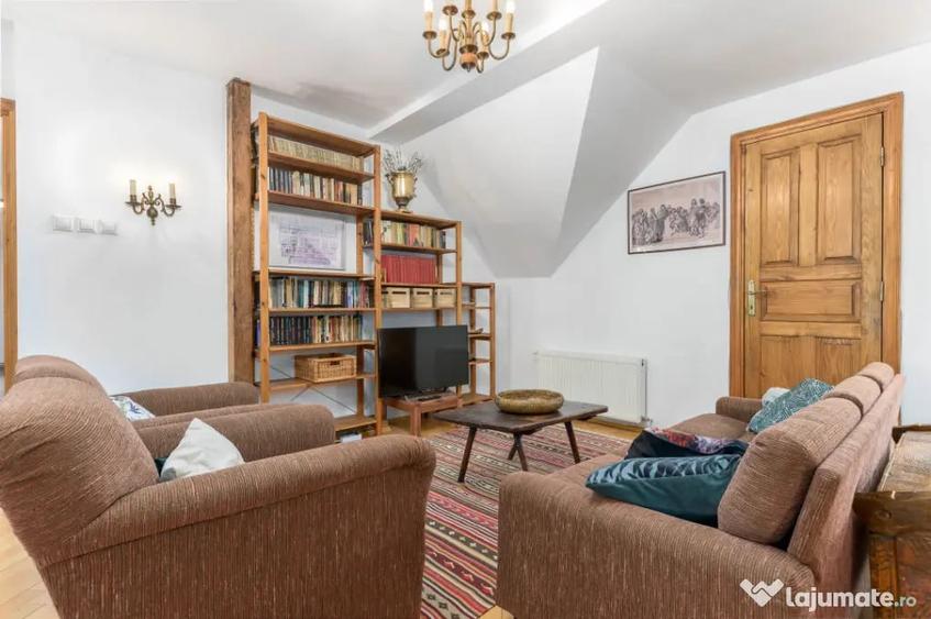 Apartament cu 2 camere semidecomandat în P-ța Victoriei