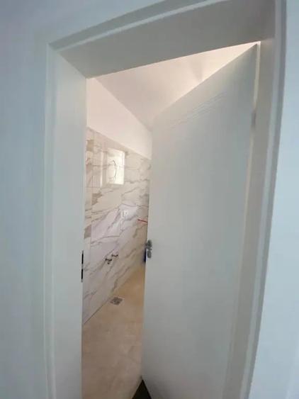 Casă cu 3 camere în Valea Adâncă