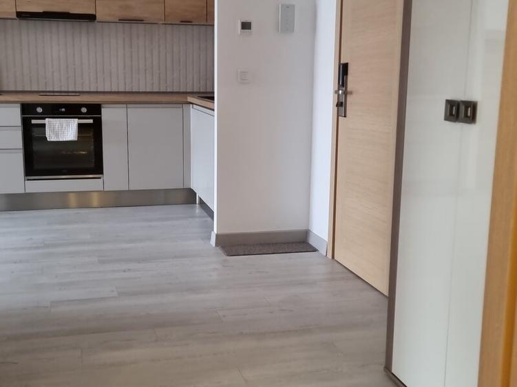 Apartament cu 2 camere semidecomandat, mobilat în Dristor