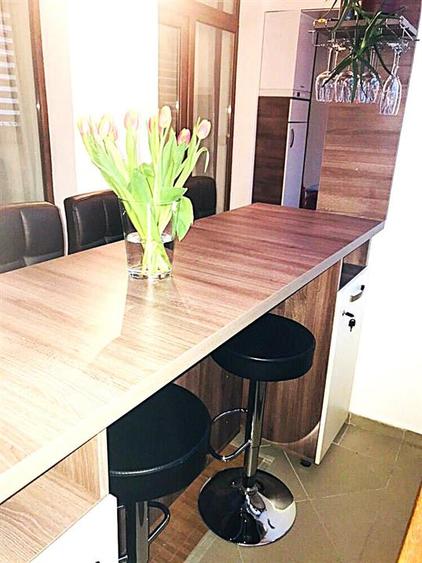 Apartament cu 3 camere decomandat în Apollo