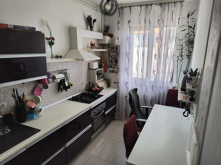 Apartament cu 2 camere decomandat, mobilat în Central