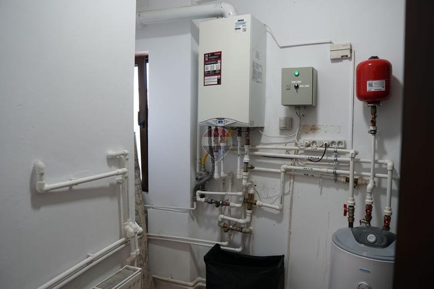 Apartament cu 3 camere decomandat, mobilat în Calea Victoriei