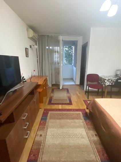Garsonieră semidecomandată în Costin Georgian