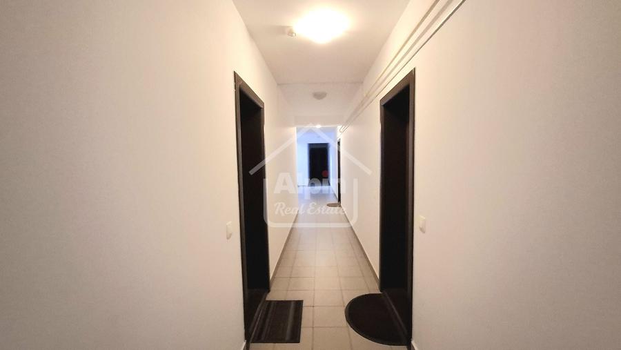 Apartament cu 2 camere decomandat, mobilat în Tractorul
