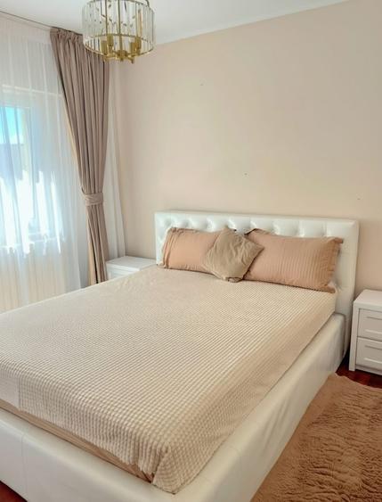 Apartament cu 4 camere decomandat, mobilat în Faleza Nord