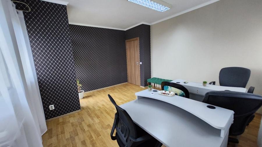 Spațiu comercial, de 25 mp, în Central