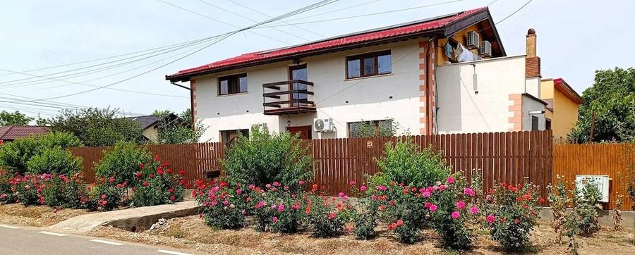 Casă cu 5 camere cu Teren 700 Mp în Cazasu