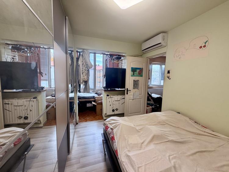 Apartament cu 3 camere decomandat, mobilat în Dacia