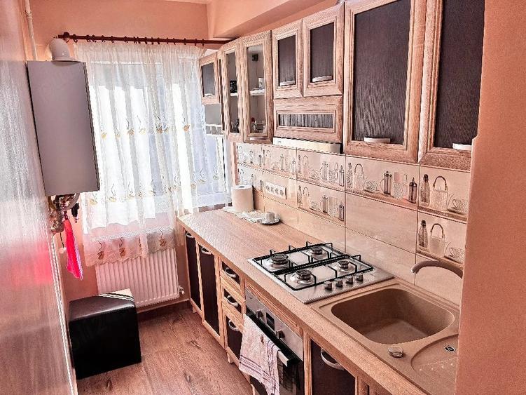 Apartament De Vanzare - 3