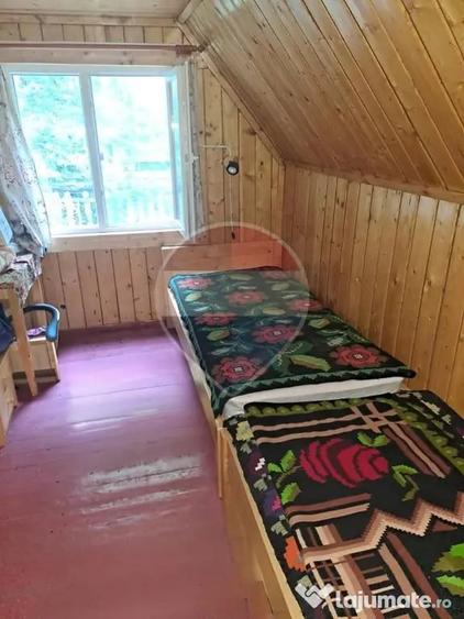 Casă cu 4 camere cu Teren 930 Mp în Vale