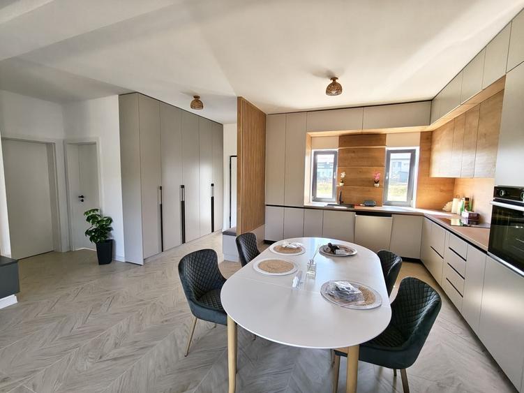 Casă cu 3 camere cu Teren 400 Mp în Olteni