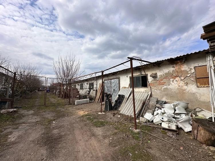 Spațiu comercial, de 1,800 mp, în Central