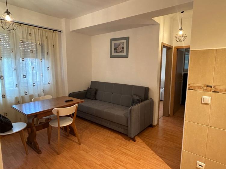 Apartament cu 3 camere în Torontalului