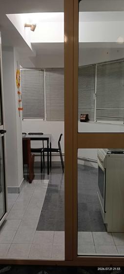 Apartament cu 3 camere decomandat în Faleza Nord