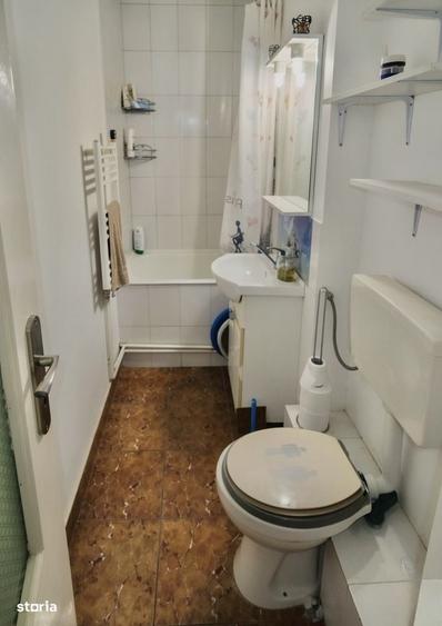 Apartament cu 3 camere semidecomandat în Mureșeni
