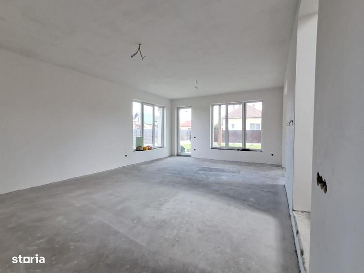 Casă cu 4 camere cu Teren 601 Mp în Apahida