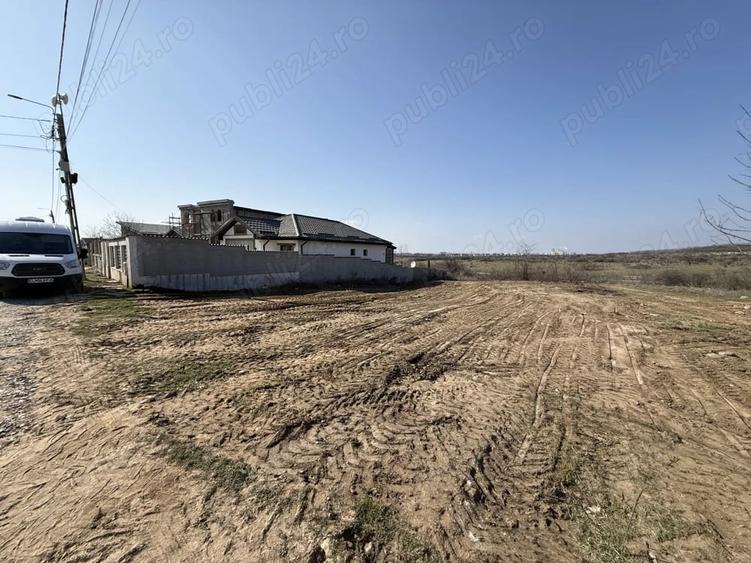 Teren de 1300 mp, în Cârcea