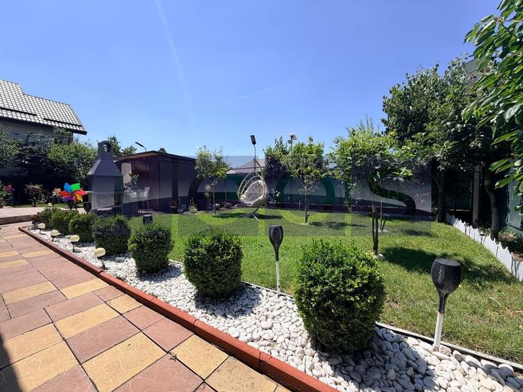 Casă individuală cu 5 camere cu Canalizare în Central
