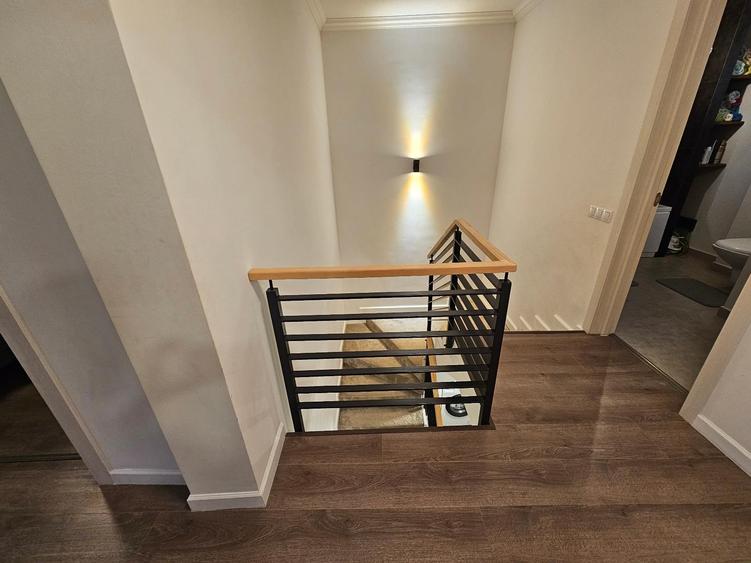Duplex cu 4 camere cu Canalizare în Iris